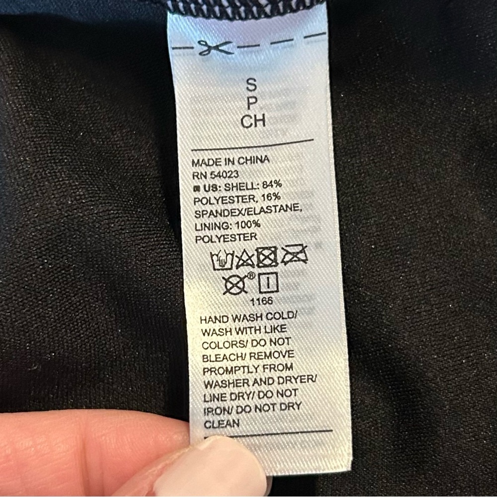 Old Navy Convertible One Piece Underwire Swimsuit Women’s Small Black Floral NEW - Picture 7 of 8